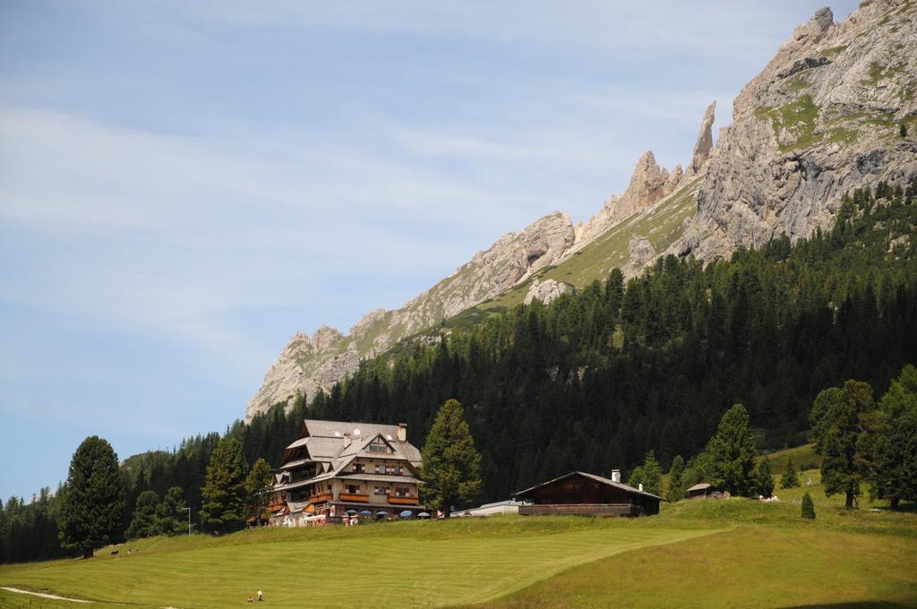 Hohe Gaisl Hotel Брайес Екстериор снимка