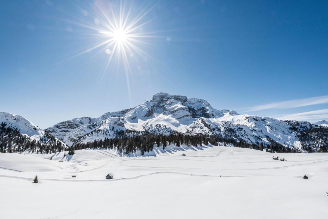 Hohe Gaisl Hotel Брайес Екстериор снимка